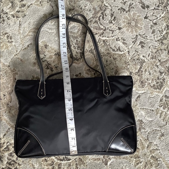Modern comfy to wear nylon PRADA bag 🌺 GREAT COND. - Picture 5 of 16